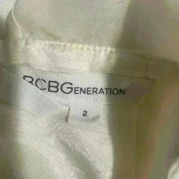 BCBGMAXAZRIA White Dress - (stitching needed on side split/ minor detail) B17 - Picture 8 of 8